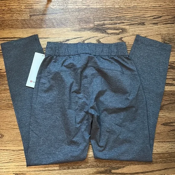 RARE no longer made lululemon on the fly pant - Picture 5 of 5